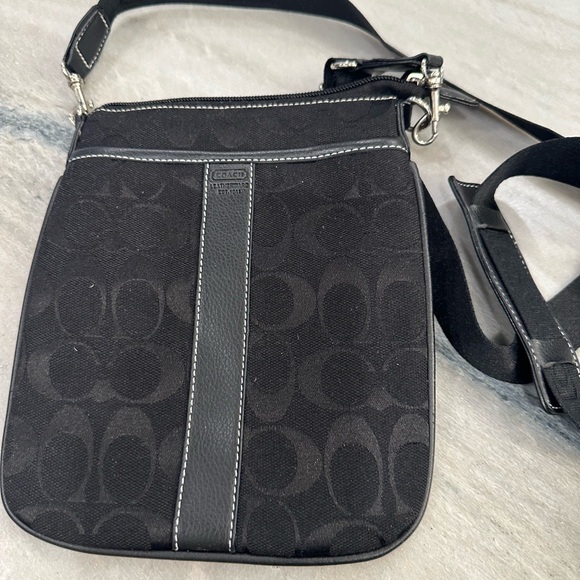 Coach Signature Black Messenger Bag - Picture 1 of 5